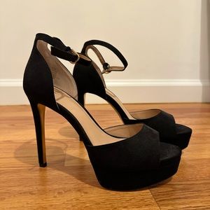 Black open toe 5 inch platform heel size 7US
